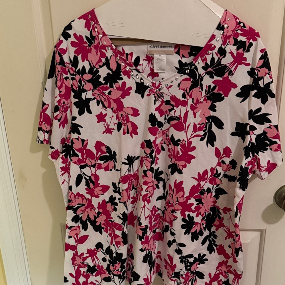 Alfred Dunner Pink and Black Floral Blouse